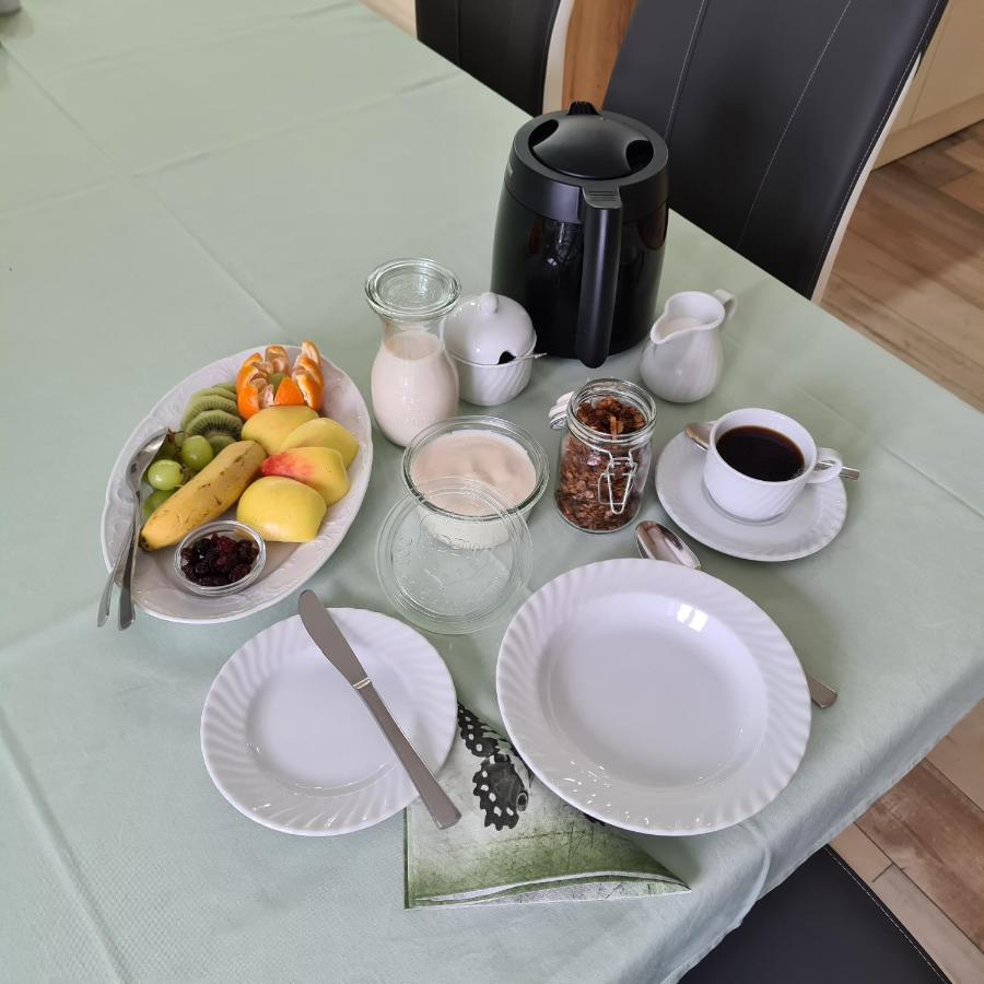 Gaestezimmer Treuen - Bed & Breakfast מראה חיצוני תמונה